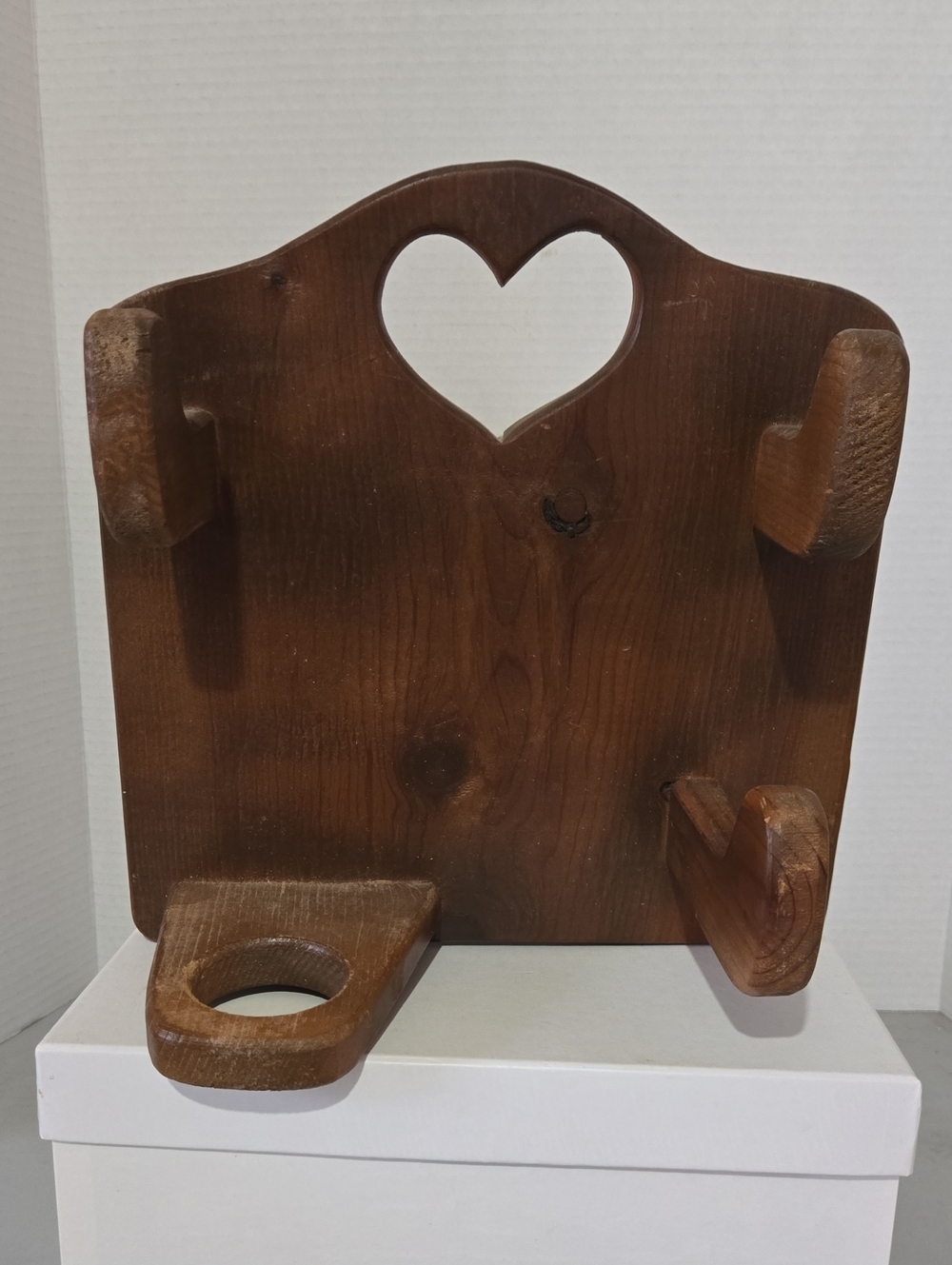 Rustic Heart-Cut Wooden Wall Rack/Organizer - Brown